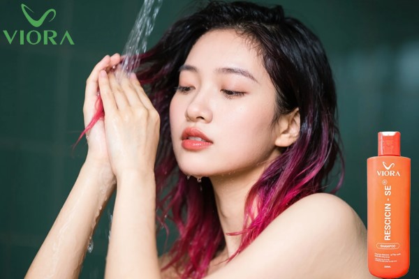 Tóc nhuộm dùng dầu gội Viora có tốt không?