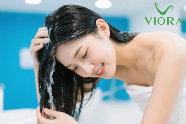 Dầu gội giúp tóc bóng mượt tự nhiên được không? 32 Dầu gội giúp tóc bóng mượt tự nhiên được không?