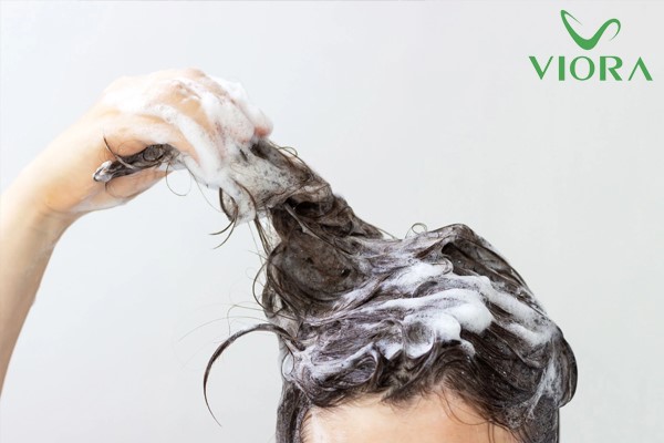 Vai trò của thành phần Cetrimonium Chloride trong dầu gội Viora 3