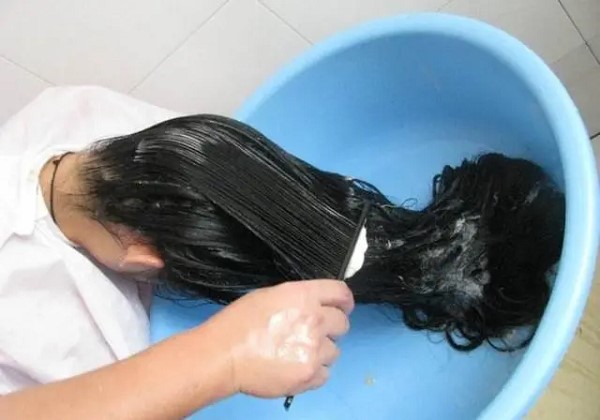 Trị Gàu Bằng Muối Có Thực Sự Hiệu Quả Không? 3 Trị Gàu Bằng Muối Có Thực Sự Hiệu Quả Không? 3