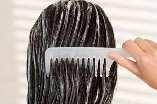 Cách Phục Hồi Tóc Khô Xơ: Bí Quyết Biến Mái Tóc Mượt Mà Trở Lại
